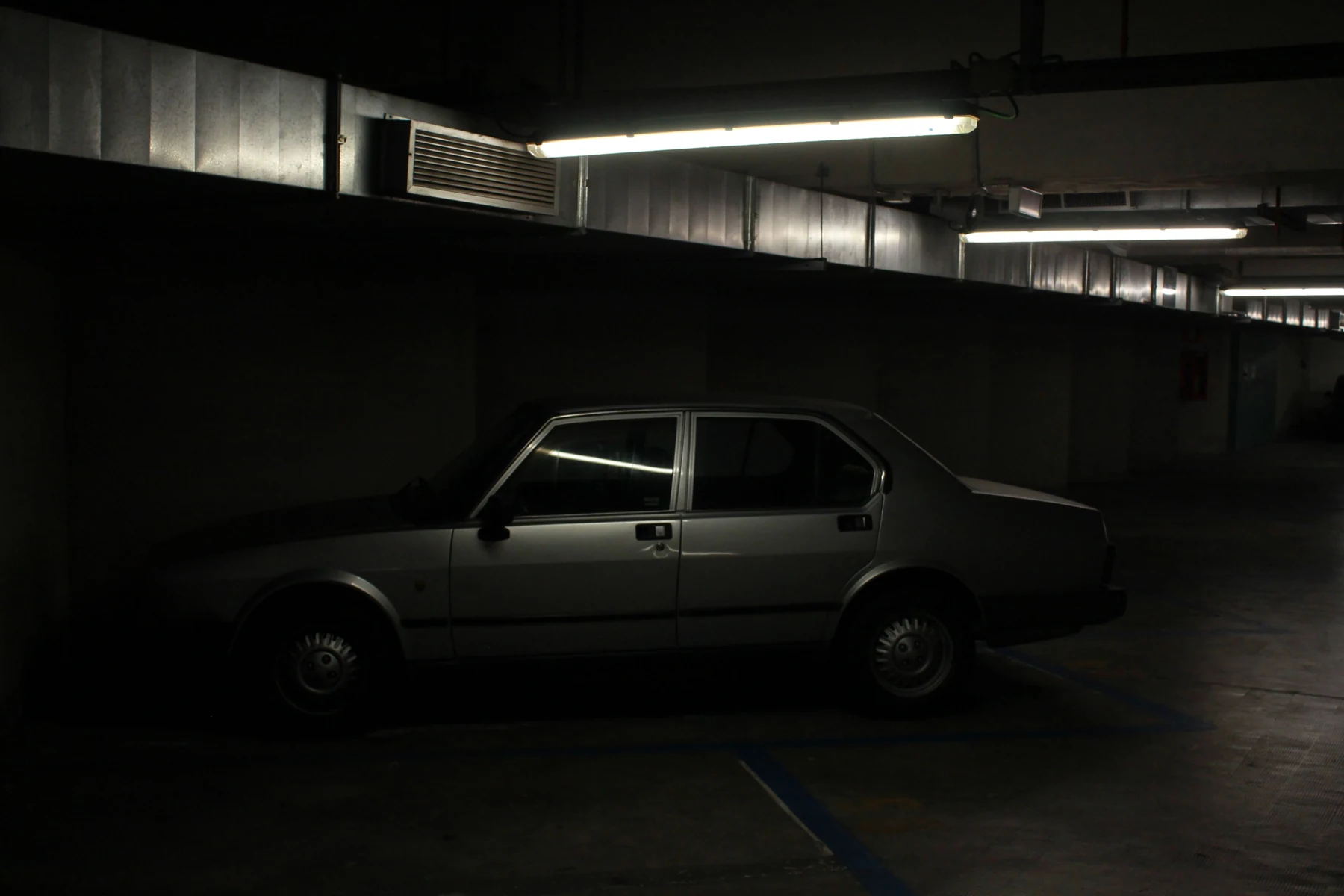 Oldtimer in einer Garage